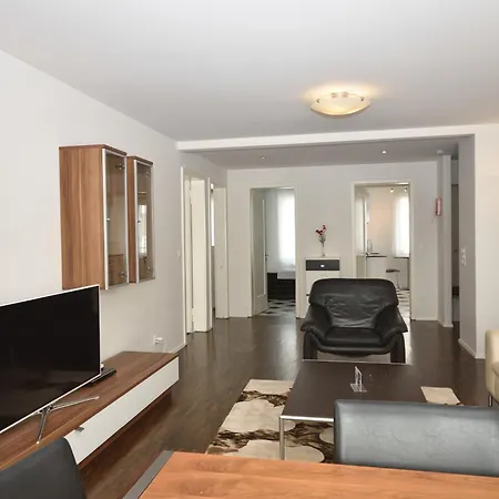 Appartamento Amazing 2br Near - Flower 33 *