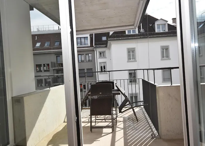 Amazing 2br Near - Flower 33 Apartment